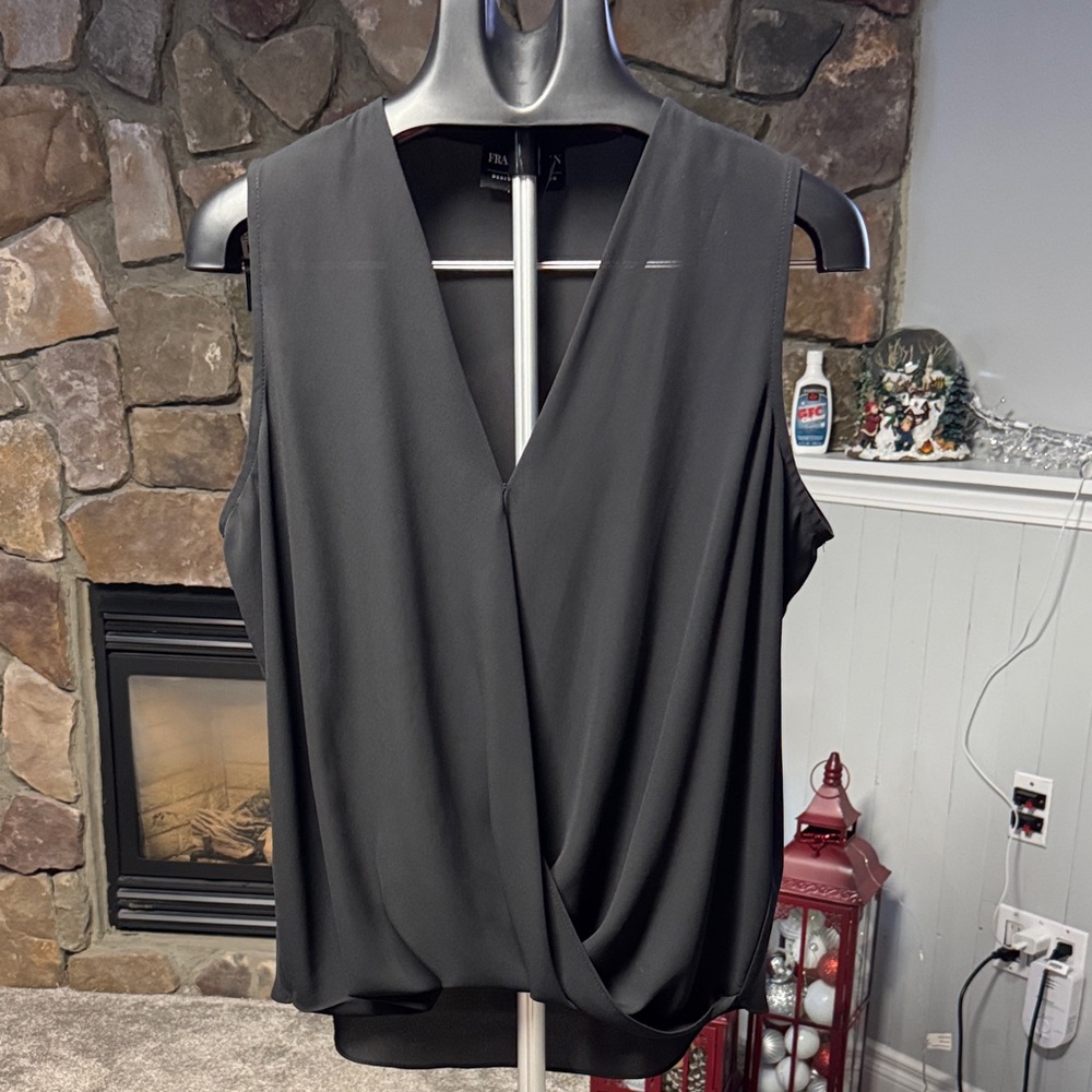 Frank Lyman Design Black Sleeveless Blouse